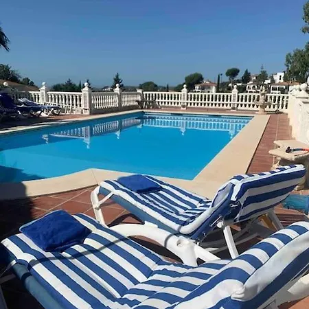 Casa Hermosa Mijas- 7 Bedroom Villa-sleeps 14 Malaga