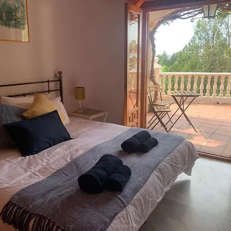 Casa Hermosa Mijas- 7 Bedroom Villa-sleeps 14 *