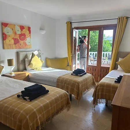 Villa Casa Hermosa Mijas- 7 Bedroom Villa-sleeps 14 Malaga